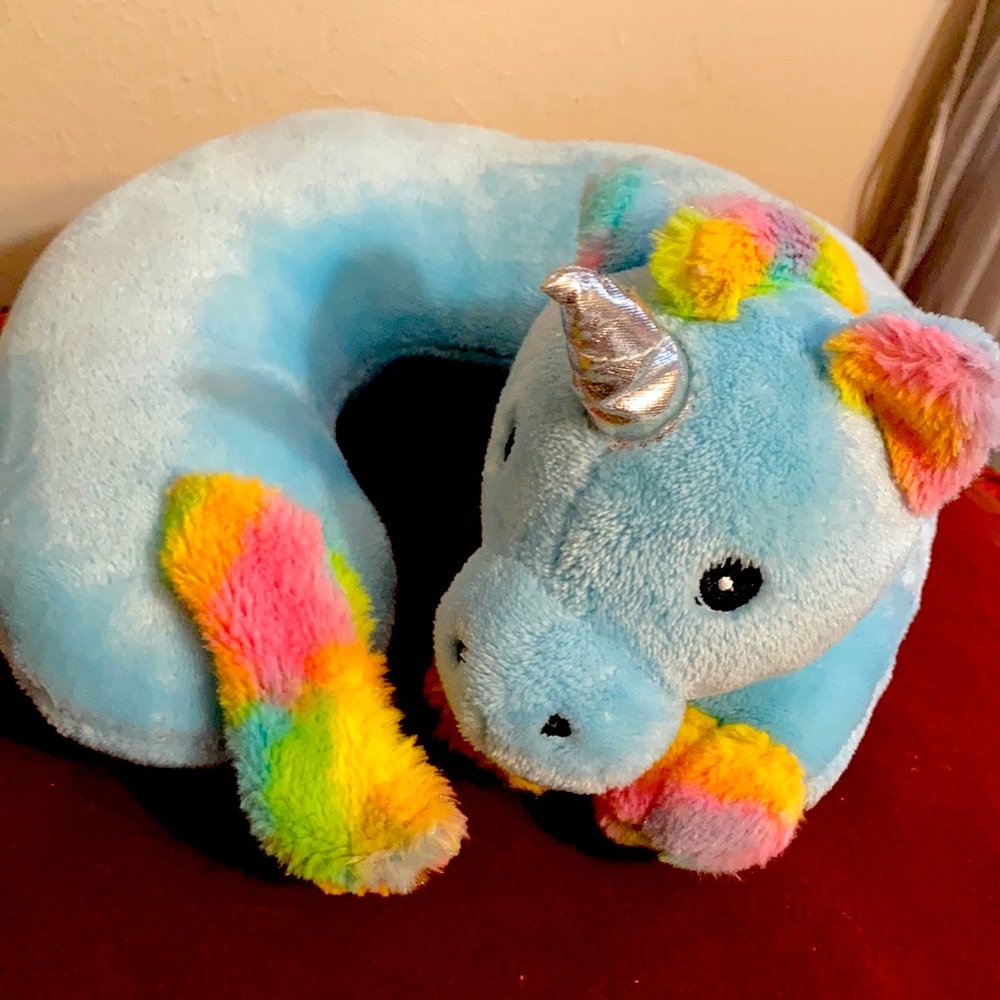 Little kids neck pillow.